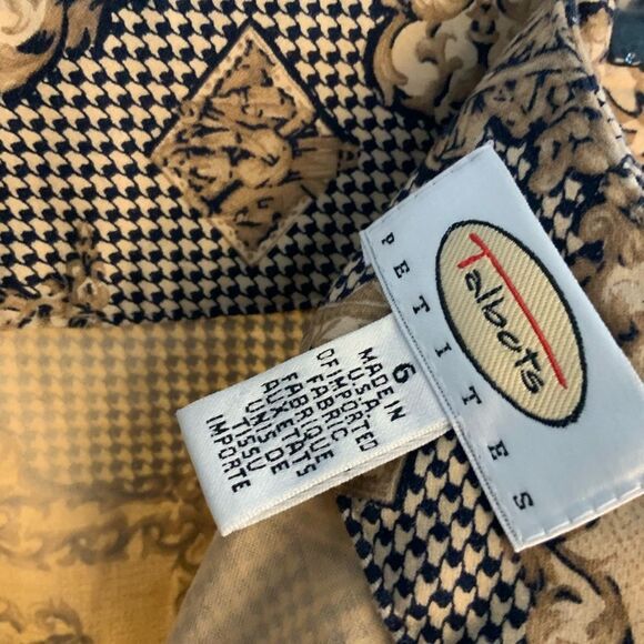 NWOT Talbots Patterned Skirt With Pockets on sides anld zipper in back- - Picture 3 of 6